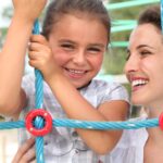 Pomysły na wyjątkowy wyjazd mamy z córeczką - jak zaplanować wspólny czas tylko we dwie?